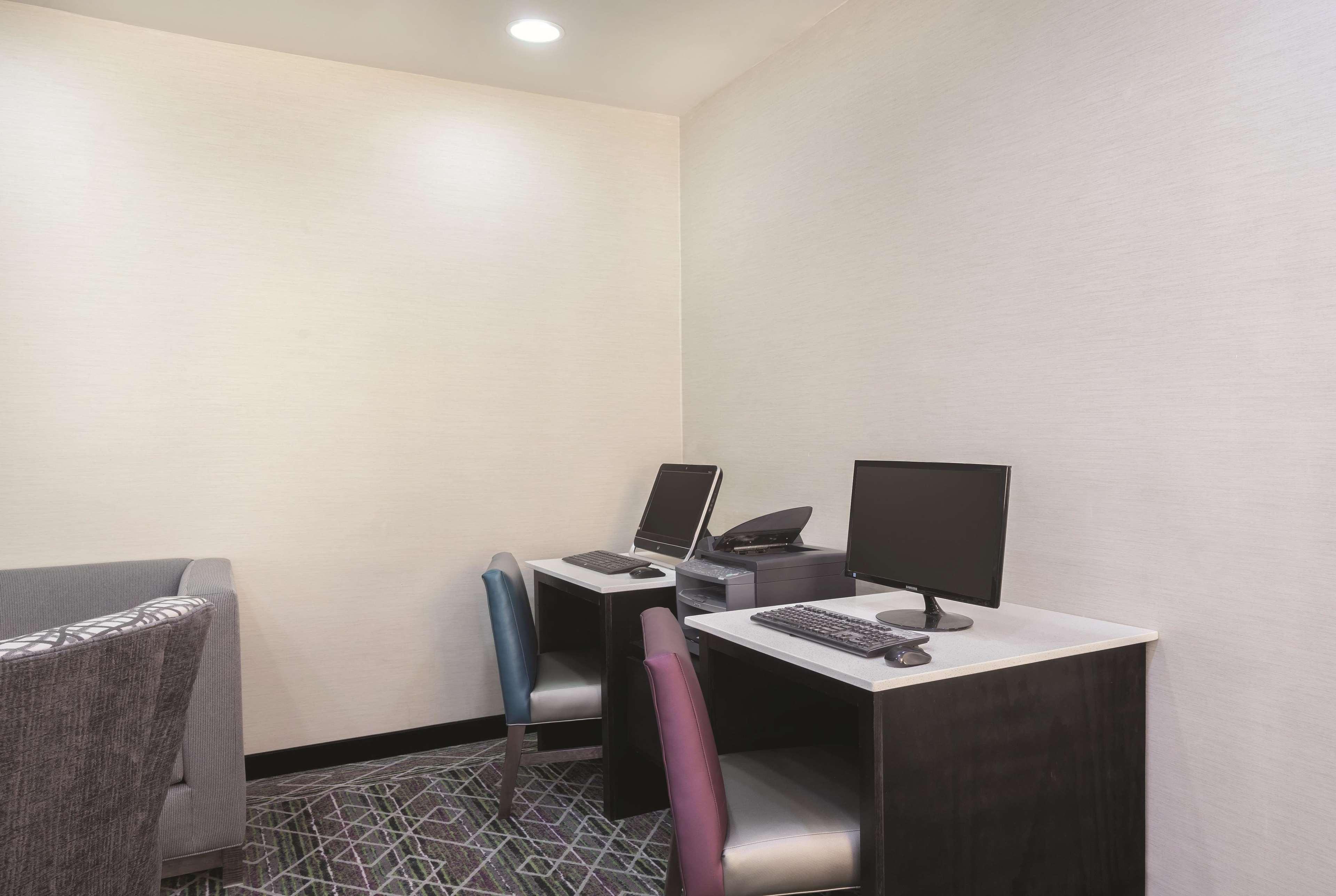 Hotel La Quinta By Wyndham Rome Esterno foto